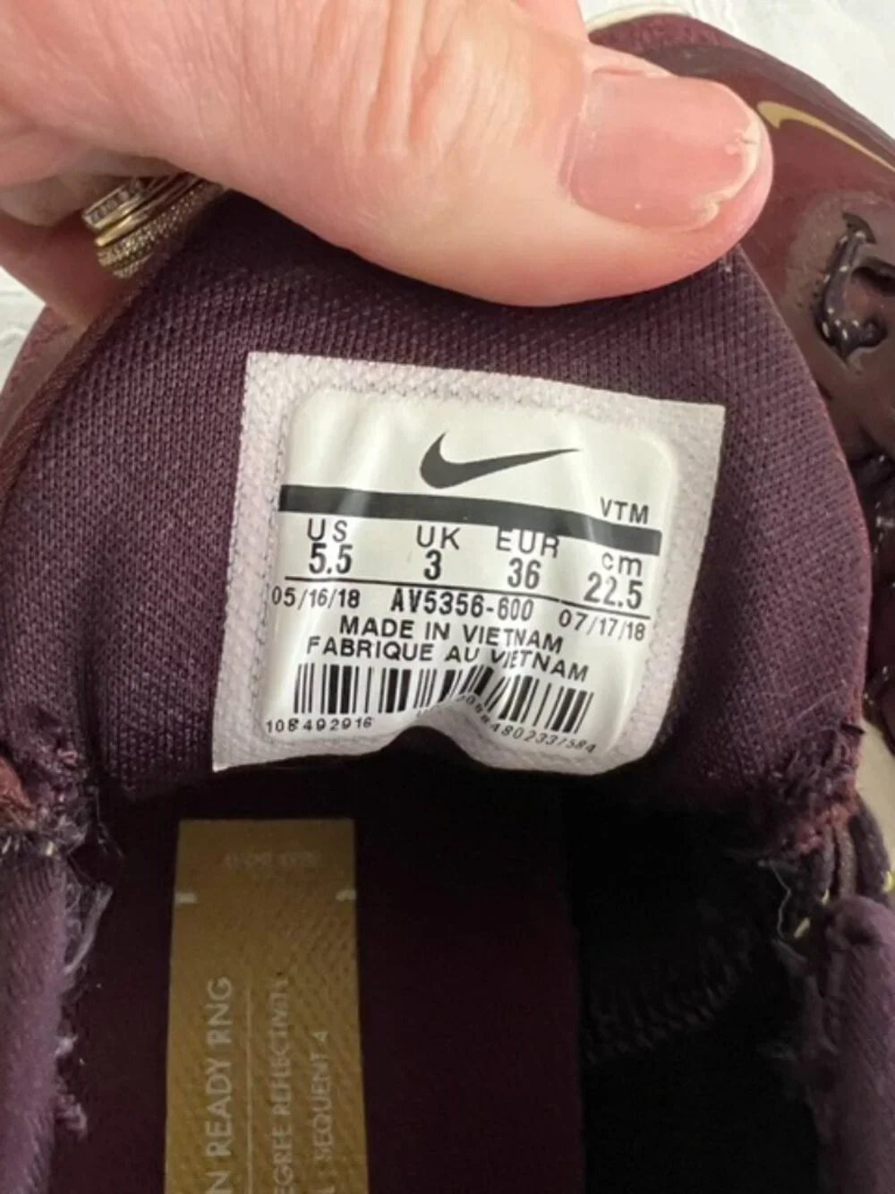 Nike Air Max Sequent 4 Utility Shoes Burgundy Metallic Gold Womens Size 5.5 US